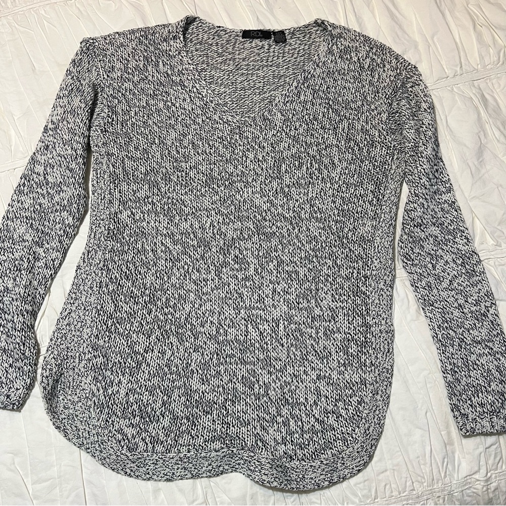 RDI Women’s Black White Side Slit Knit Sweater Small NWOT